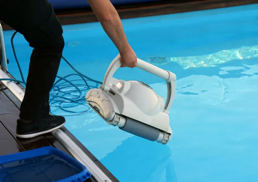 Professional pool cleaning equipment